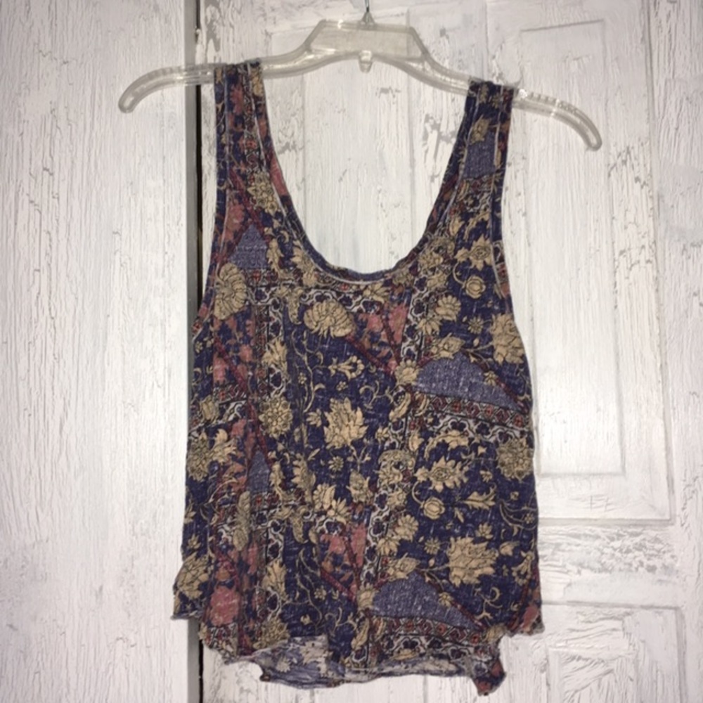 ⬇️BUY ONE GET ONE LISTING FREE Crop Top